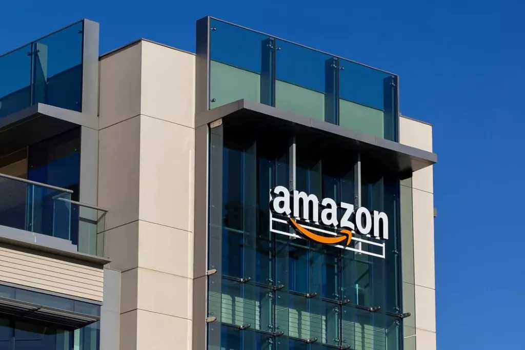 ആമസോണിലെ ഒരു തൊഴിലാളിയുടെ പ്രൊഡക്ടിവിറ്റി 2015-ൽ 175 പാക്കേജുകൾ ആയിരുന്നുവെങ്കിൽ 2025-ൽ അത് ഏകദേശം 3870 പാക്കേജുകളായി വർധിച്ചിരിക്കുകയാണ്