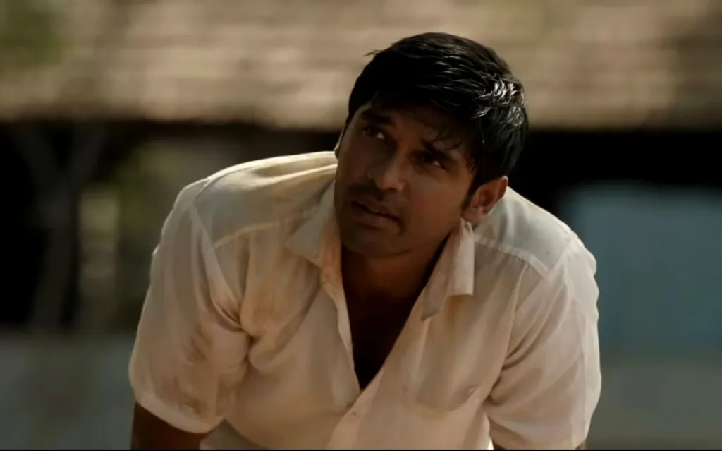 തെക്കൻ തമിഴ്നാട്ടിലെ ദലിതർ ഇന്നും നേരിടുന്ന അടിച്ചമർത്തലുകളും സാമൂഹ്യ ബഹിഷ്കരണങ്ങളുമാണ് സിനിമ ചർച്ചയാക്കുന്നത്. കബഡി ജീവിതവ്രതമാക്കിയ കിട്ടൻ എന്ന ദലിത് ചെറുപ്പക്കാരൻ്റെ കരിയറിന് ഉണ്ടാകുന്ന തടസ്സങ്ങൾ, അധികാര കേന്ദ്രങ്ങളിൽ അമർന്നിരിക്കുന്ന ജാതി - സാമ്പത്തിക ആധിപത്യത്തെ തുറന്നുകാട്ടുന്നതാണ്.