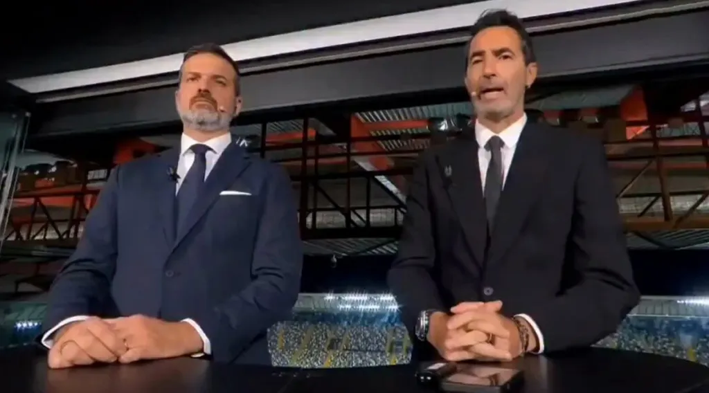 മത്സരം ബോഡ്കാസ്റ്റ് ചെയ്യുന്നതിനിടെ RAI സ്പോർട്സ് അവതാരകൻ അലസാന്ദ്രോ ആൻറിനെല്ലി കറുത്ത റിബ്ബൺ ധരിച്ചാണ് എത്തിയത്. ഗാസയിൽ കൊല്ലപ്പെട്ട 250-ലധികം മാധ്യമപ്രവർകർക്ക് ആദരമർപ്പിച്ച് കൊണ്ടാണ് അദ്ദേഹം കറുത്ത റിബ്ബൺ ധരിച്ചെത്തിയത്. 