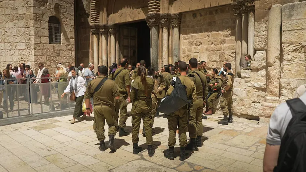 മല്ലു സയോണിസ്റ്റുകൾ പറയുന്നത് പോലെ എല്ലാം ഹമാസ് ആണെങ്കിൽ ഈ ക്രിസ്ത്യാനികളും ഹമാസ് ആണോ? 