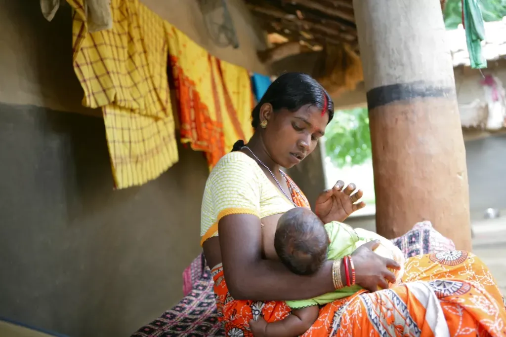 കുഞ്ഞിനെ പ്രസവിക്കാനും മുലയൂട്ടാനും അമ്മക്കേ കഴിയൂ എന്നു പറയുമ്പോൾ തന്നെ, കുഞ്ഞിനെ പരിപാലിക്കാനും വളർത്താനും ആർക്കും കഴിയേണ്ടതാണ് എന്നു കൂടി ചിന്തിക്കേണ്ടതുണ്ട്. 