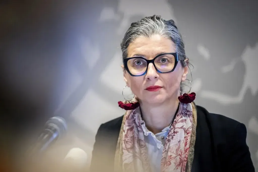 അമേരിക്ക ‐ ഇസ്രായേൽ അച്ചുതണ്ട് തുറന്നുവിട്ട പലസ്തീൻ വംശഹത്യയെ അഭിസംബോധന ചെയ്യാൻ ട്രംപിന്റെ  വഞ്ചനാപരമായ 20- ഇന സമാധാന വെടിനിർത്തൽ ഉടമ്പടി പര്യാപ്തമല്ലെന്ന് ഐക്യരാഷ്ട്ര സഭാ   അവകാശ വിദഗ്ദ്ധ ഫ്രാൻസെസ്ക അൽബനീസ് ചൂണ്ടിക്കാണിക്കുന്നു. 