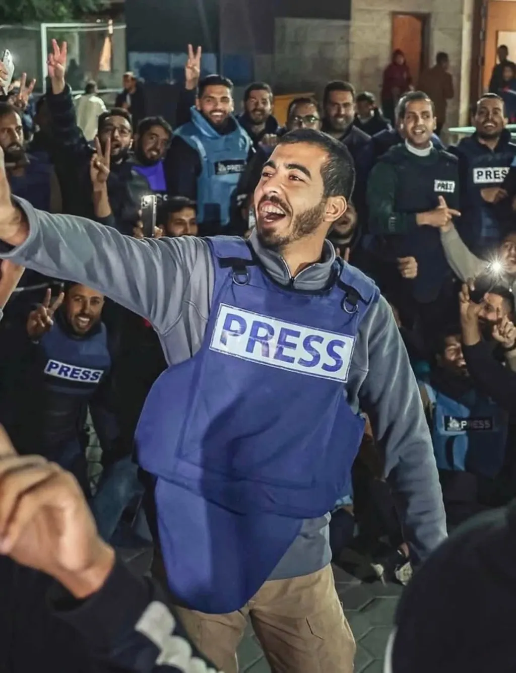 ഗാസാ മുനമ്പിൽ സിവിലിയർക്കെതിരായ ഇസ്രായേലിന്റെ കുറ്റകൃത്യങ്ങൾ ചിത്രീകരിച്ച സോഷ്യൽ മീഡിയയിലെ പലസ്തീൻ ആക്ടിവിസ്റ്റുകളിലും ഇൻഫ്‌ളുവൻസർമാരിലും ഒരാളാണ് ജഫറാവി. 