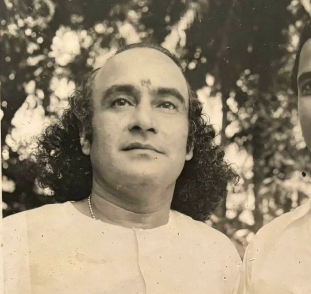 കലാമണ്ഡലത്തിലെ ആദ്യ സംഘം വിദ്യാർത്ഥികളിൽ ഒരാളായിരുന്ന ഗോപിനാഥ്, ഗുരു ഗോപിനാഥ് എന്ന നൃത്ത സംവിധായകനായി.