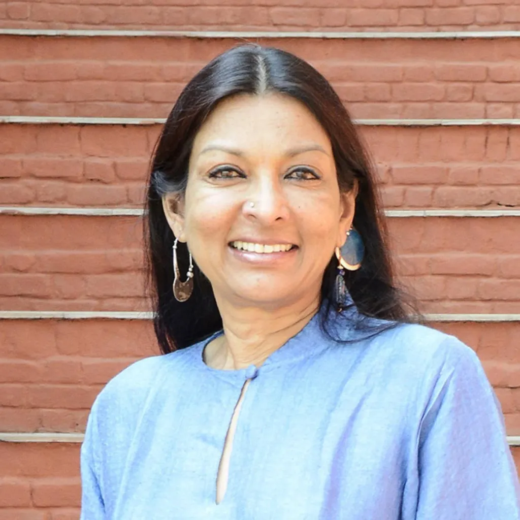 മുൻ ഗവർണർ ആരിഫ് മുഹമ്മദ് ഖാനും കേരള സർക്കാരും തമ്മിലുള്ള തർക്കം രൂക്ഷമായതിനിടയിലാണ് ചാൻസലർ സ്ഥാനത്തുനിന്ന് ഗവർണറെ മാറ്റി പകരം മല്ലികാ സാരാഭായിയെ നിയമിക്കാൻ സർക്കാർ തീരുമാനിക്കുന്നത്. 