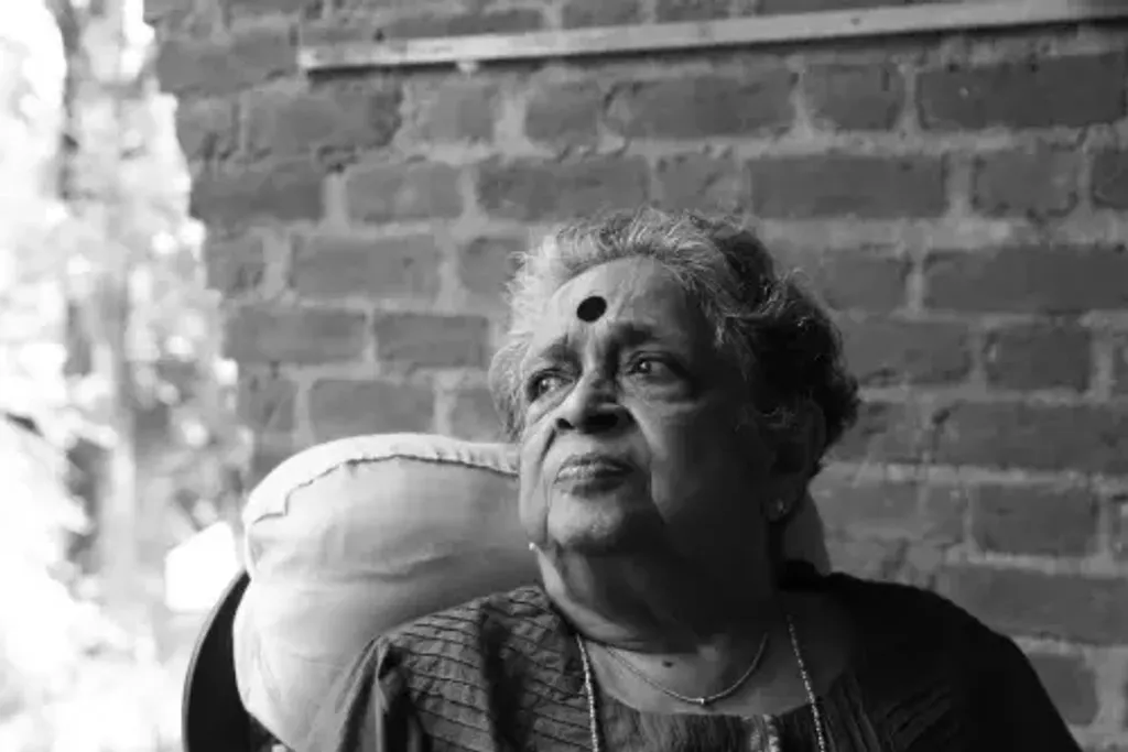 എങ്ങനെയാണ് മേരി റോയ് ഒരു വിപുലമായ വിദ്യാഭ്യാസ സാമ്രാജ്യം കെട്ടിപ്പടുത്തത് എന്നതിനെക്കുറിച്ചുള്ള അധ്യായങ്ങളിലേക്ക് പുസ്തകം കൂടുതൽ ആഴത്തിൽ ഇറങ്ങിച്ചെല്ലുന്നു. 