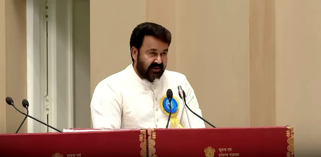  ഫാൽക്കെ പുരസ്കാരം ഏറ്റുവാങ്ങിയതിന് ശേഷം നടത്തിയ പ്രസംഗത്തിൽ മോഹൻലാൽ കുമാരനാശാൻ എഴുതാത്ത വരികൾ ആശാന്റേതായി ഉദ്ധരിച്ചത് മലയാളസാഹിത്യ പ്രേമികളെ മാത്രമല്ല കേവലസാക്ഷരതയുള്ളവരെ പോലും ഞെട്ടിച്ചു. 