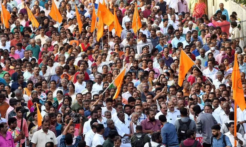 ശബരിമലയിലെ സ്ത്രീപ്രവേശനവുമായി ബന്ധപ്പെട്ട നാമജപഘോഷയാത്ര മുതൽ പരിശോധിച്ചാലറിയാം, ഒരുപാടു പേരടങ്ങുന്ന ഒരു കൂട്ടം പുരോഗമന നിലപാടുകൾക്കെതിരെ രംഗത്തുവന്നു. അതിനുശേഷം നടന്ന നിയമസഭാ തെരഞ്ഞെടുപ്പിൽ എൽ.ഡി.എഫിന് മികച്ച വിജയമുണ്ടായി.