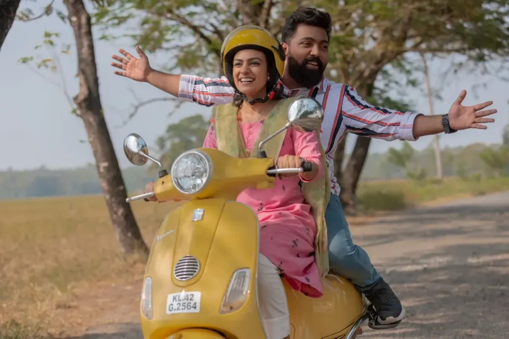 സിനിമാമോഹവുമായി നടക്കുന്ന ചെറുപ്പക്കാരൻ്റെ ജീവിതവും, പ്രണയവും, അയാളുടെ  സിനിമകളിലെ ജീവിതങ്ങളുടേയും   അനേകം അടരുകളുള്ള സിനിമയാണ് ‘ഒരു റൊണാൾഡോ  ചിത്രം’ 