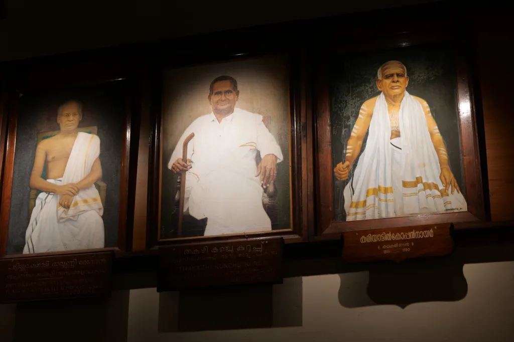 പട്ടിക്കാംതൊടി രാവുണ്ണി മേനോൻ, തകഴി  കുഞ്ചുക്കുറുപ്പ്, കരിയാറ്റിൽ കോപ്പൻ നായർ