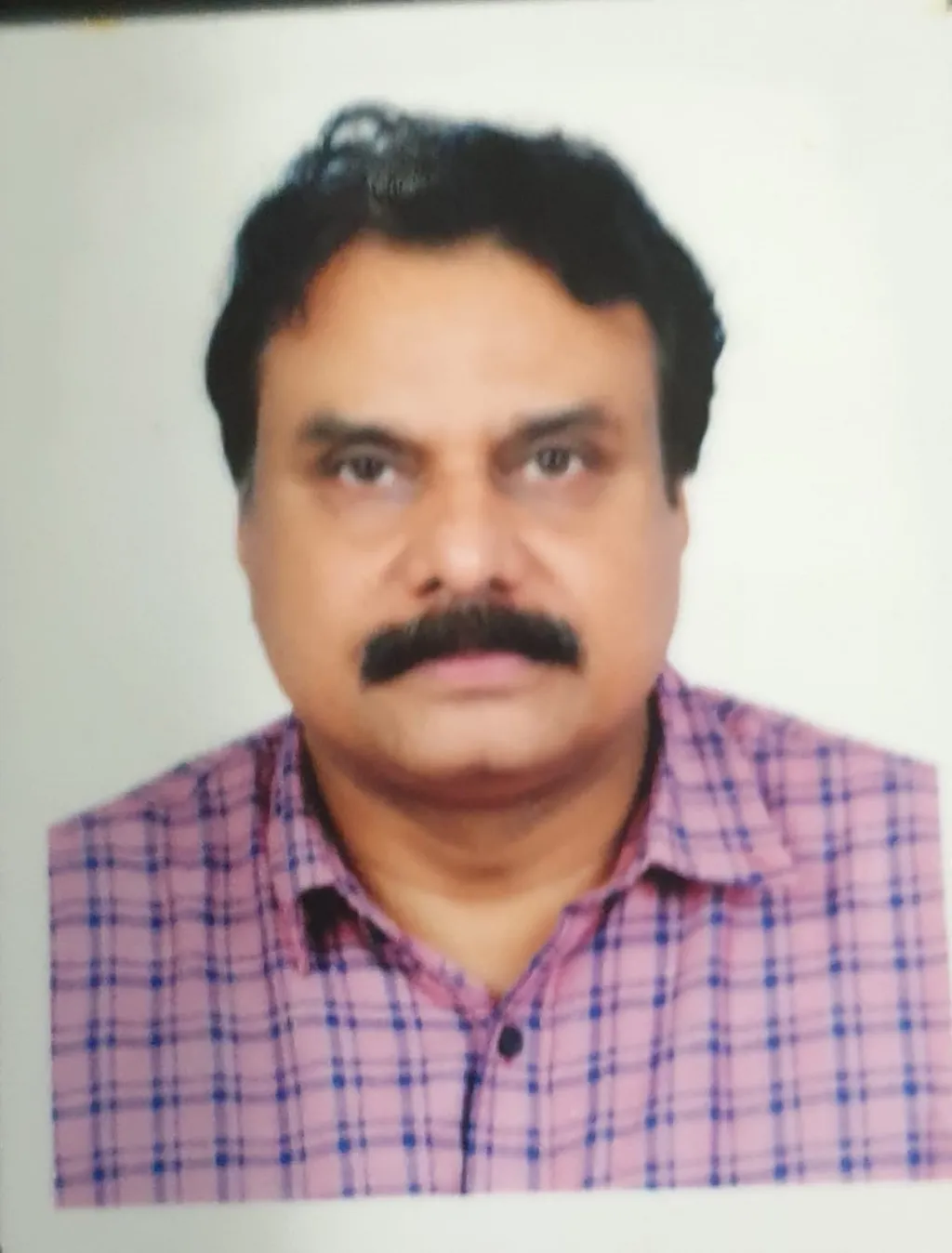 മുൻ സ്റ്റേറ്റ് ഡ്രഗ്ഗ് കൺട്രോളർ ഡോ. രവി എസ്. മേനോൻ 