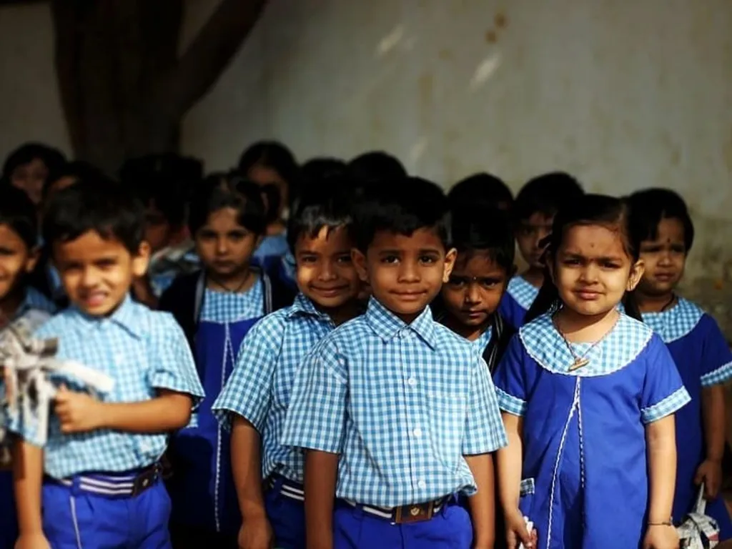  ദേശീയതലത്തിൽ ഒന്നാം ക്ലാസ് പ്രവേശനത്തിനുള്ള പ്രായം ആറ് വയസ്സായിരിക്കെ, കേരളത്തിൽ അഞ്ച് വയസ്സിലാണ് കുട്ടികൾ സ്കൂളിൽ ചേരുന്നത്. ഇത് കാരണം, സർവേയിൽ പങ്കെടുത്ത മറ്റു സംസ്ഥാനങ്ങളിലെ വിദ്യാർത്ഥികളേക്കാൾ ഒരു വയസ്സ് കുറവായിരുന്നു കേരളത്തിലെ കുട്ടികൾക്ക്. 