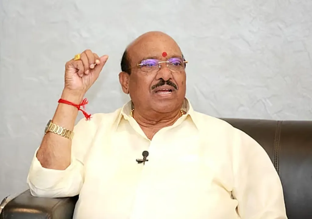 കേരളത്തിലെ രസകരമായ ഒരു സാഹചര്യം എന്താണെന്ന് വെച്ചാൽ, വെള്ളാപ്പള്ളി നടേശൻ നടത്തുന്ന അത്രയും വർഗീയ പ്രസ്താവനകൾ നടത്തുന്ന വേറെയാരുമില്ല. ശശികലയെയോ അങ്ങനെയുള്ള കഥാപാത്രങ്ങളെയോ എടുത്താലും, അവരേക്കാൾ അപ്പുറത്താണ് വെള്ളാപ്പള്ളി. 