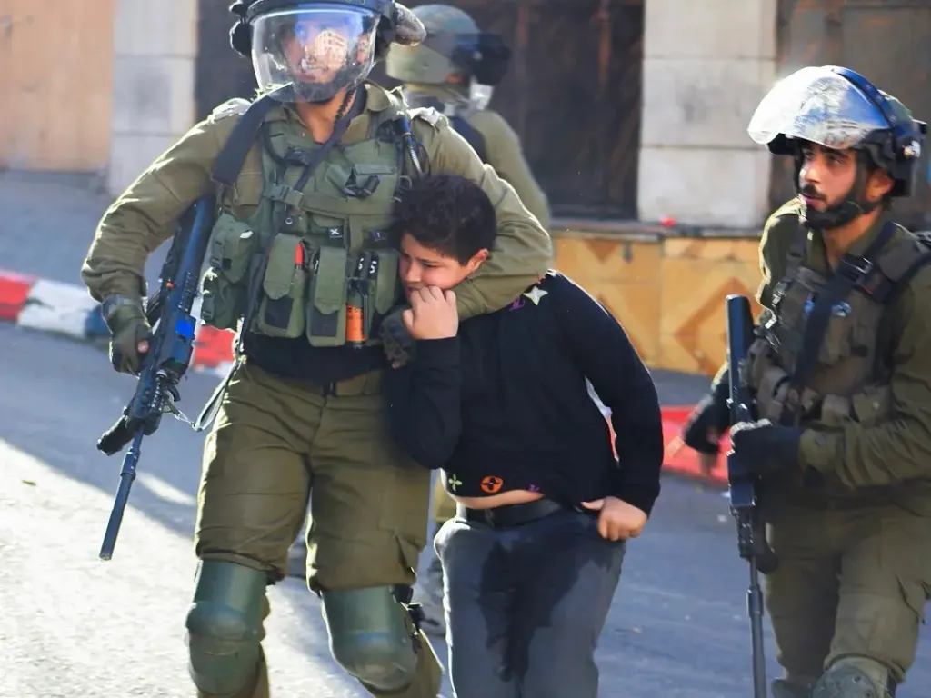 ഹമാസ് നടത്തിയ ആക്രമണമാണ് ഇപ്പോൾ നടക്കുന്ന പ്രശ്നങ്ങൾക്ക് കാരണം എന്നാണല്ലോ മല്ലു സയണിസ്റ്റുകളും ഇസ്രായേൽ അനുകൂലികളും വാദിക്കുന്നത്. ഹമാസിന്റെ സാന്നിധ്യം ഇല്ലാത്ത അവർക്ക് കാര്യമായി ഇടപെടാൻ കഴിയാത്ത പ്രദേശമാണ് വെസ്റ്റ് ബാങ്ക്. അവിടെ ഇസ്രായേൽ പലസ്തീൻ ജനതയെ കൊല്ലുന്നതും സയണിസ്റ്റ് കയ്യേറ്റക്കാർക്ക് ഒത്താശ ചെയ്യുന്നതും ഏത് ഹമാസിനെ ഇല്ലാതാക്കാനാണ്? 