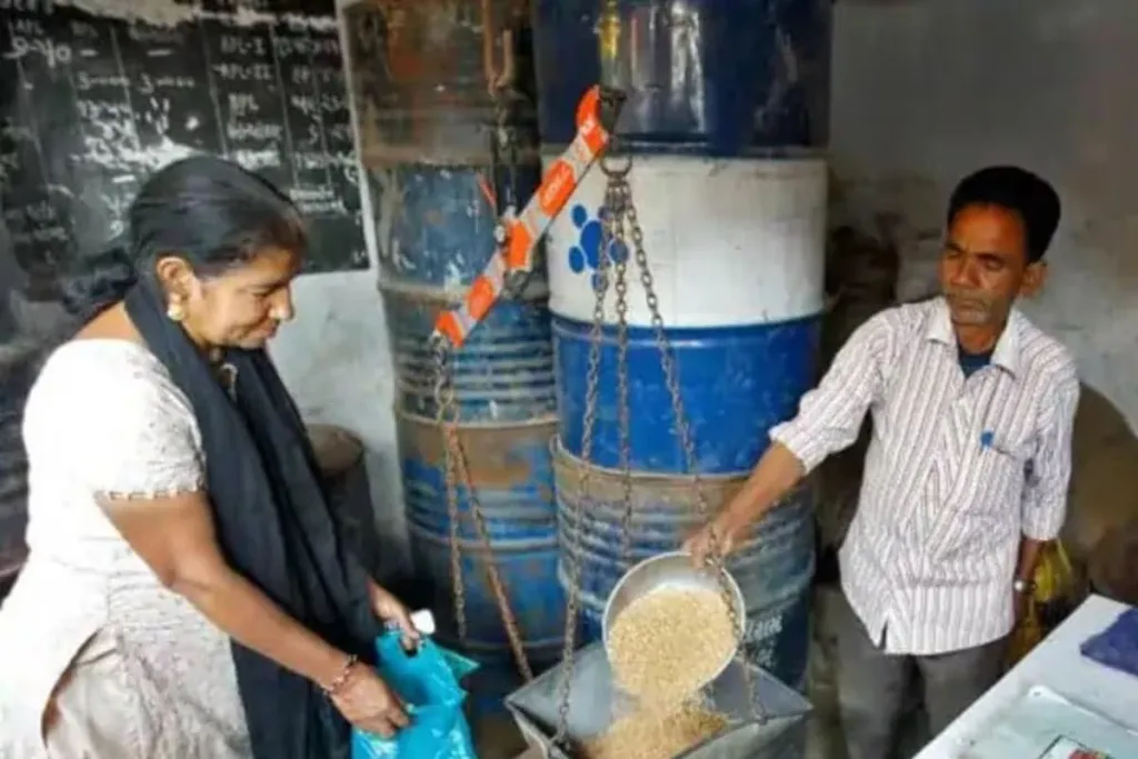 ‘‘AAY എന്നത് ഏതെങ്കിലും ശാസ്ത്രീയ പഠനത്തിന്റെയോ മാനദണ്ഡങ്ങളുടെയോ  അടിസ്ഥാനത്തിലുള്ള അതിദാരിദ്ര്യം നിർണയിക്കാനുള്ള ഒരു പദ്ധതിയല്ല.  പൊതുവിതരണ സമ്പ്രദായത്തെ പരിമിതപ്പെടുത്താനായി കേന്ദ്ര സർക്കാർ ആവിഷ്കരിച്ച വിഭജനത്തിന്റെ ഭാഗം മാത്രമാണത്’’.