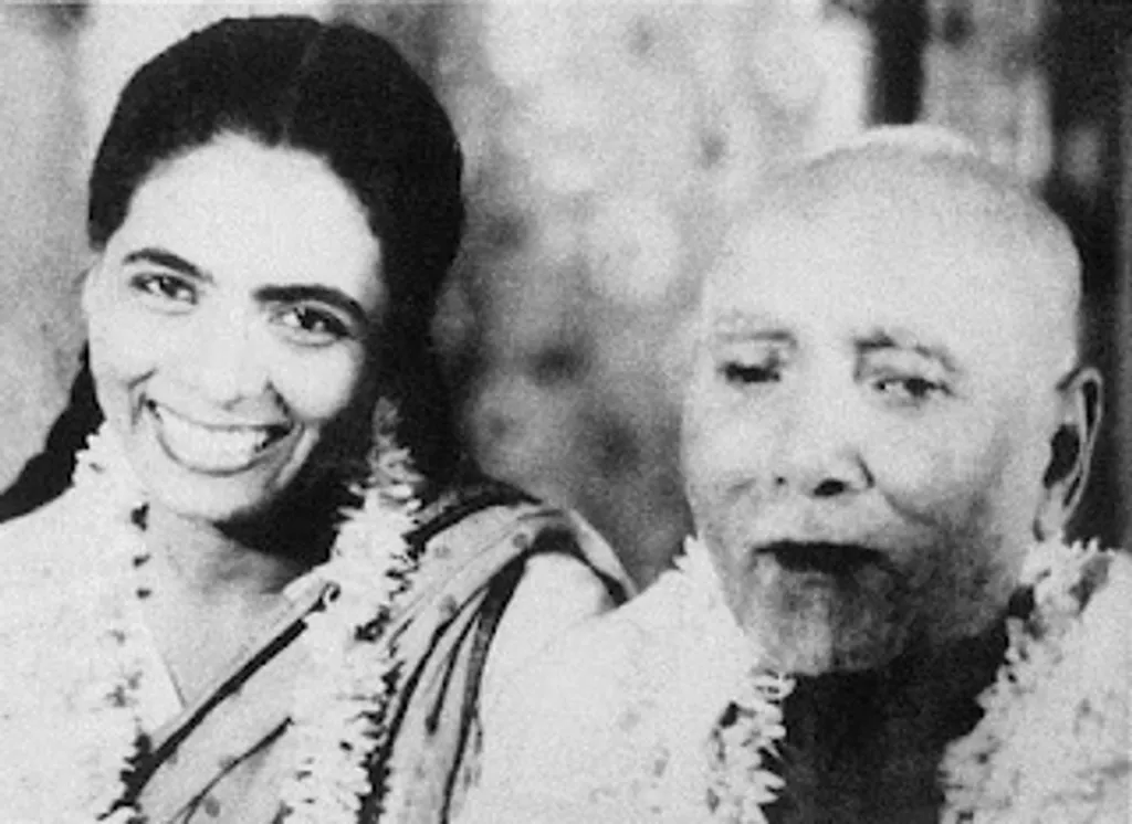 അന്നപൂർണ്ണയും പിതാവ്  ഉസ്താദ് അലാവുദ്ദീൻ ഖാനും 