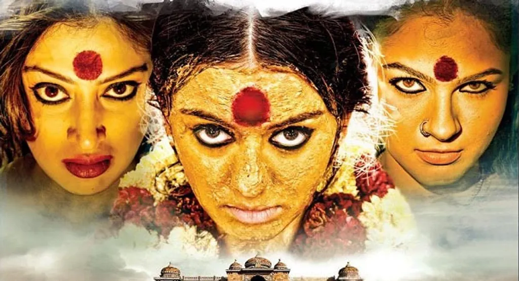 ഏറെ വിമർശിക്കപ്പെടുകയും സിനിമാ ഇൻഡസ്ട്രിയിൽ വിജയമായി മാറുകയും ചെയ്ത 'അരൺമനൈ' സീരീസ്  'ഹൊറർ കോമഡി' ചിത്രങ്ങൾക്ക് ഒരുദാഹരണമായി കാണാം.