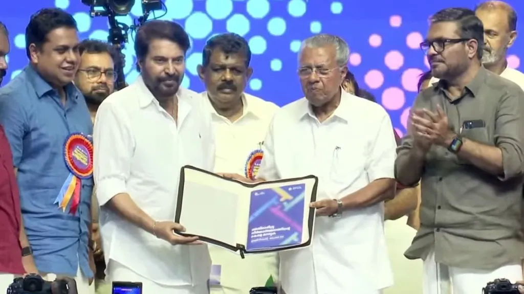 കേരളം അതിദാരിദ്ര്യമുക്തമായതിന്റെ പ്രഖ്യാപനവേദിയിൽനിന്ന്.