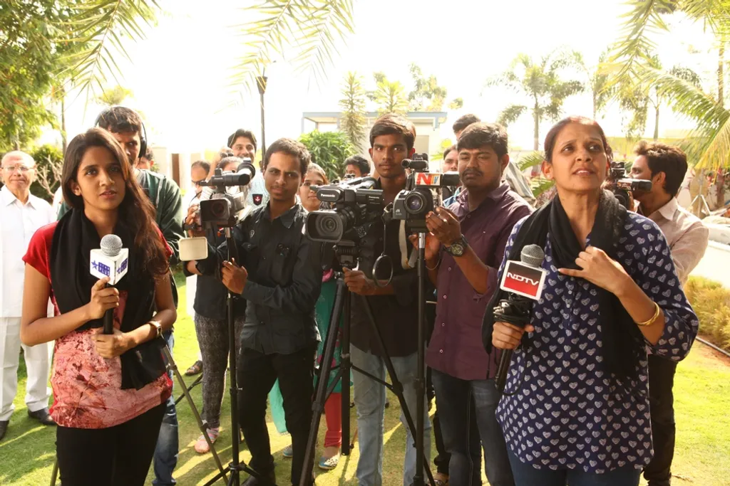  റിപ്പോട്ടേഴ്സ് വിത്തൗട്ട് ബോർഡേഴിസിന്റെ 2025- ലെ "Economic Fragility Leading Threat to Press Freedom" എന്ന പഠനം. ഇന്ത്യയിൽ വനിതാ മാധ്യമപ്രവർത്തകർ തൊഴിൽ മേഖലയുടെ ഏകദേശം 26-28% മാത്രമാണ് പ്രതിനിധീകരിക്കുന്നതെന്നാണ് ഈ പഠനം പറയുന്നത്. 