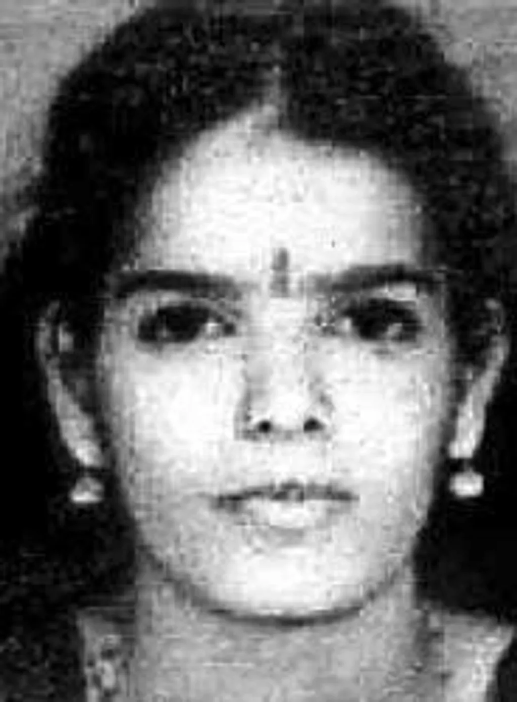 വിദ്യാഭ്യാസ വായ്പ നിഷേധിക്കപ്പെട്ടതിനെതുടർന്ന് 2004 ജൂലൈ 22ന് പ്രവേശന പരീക്ഷാ കമ്മീഷണറുടെ ഓഫീസ് പ്രവര്‍ത്തിക്കുന്ന തിരുവനന്തപുരം ഹൗസിങ് ബോര്‍ഡ് കെട്ടിടത്തില്‍ നിന്ന് ചാടി മരിച്ച രജനി എസ്. ആനന്ദ്. രജനി എസ്. ആനന്ദിൻ്റെ ആത്മാഹുതിക്കുശേഷം ഒന്നര ദശകം കഴിഞ്ഞിട്ടും SC- ST വിദ്യാർത്ഥികളുടെ ഹോസ്റ്റൽ ഫീസ് 1000- ൽ നിന്ന് 1500 രൂപയായാണ് വർധിച്ചത്. 