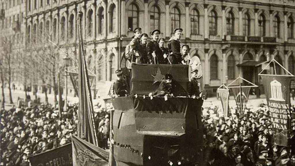 ഒക്ടോബർ വിപ്ലവത്തിലൂടെ ലോകം ദർശിച്ച സോഷ്യലിസ്റ്റ്, ദേശീയ വിമോചന മുന്നേറ്റങ്ങളെ തകർക്കുന്നതിന് നേതൃത്വം കൊടുത്ത രാജ്യമാണ് അമേരിക്ക. 