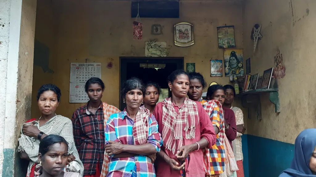 ജാതി ഉന്നതകുലജാതരെയും അല്ലാത്തവരെയും ബാധിക്കുന്നുണ്ട്. ജന്മം കൊണ്ട് കീഴ് നിലയിൽ ജീവിക്കേണ്ടിവരുന്നവരും ജന്മം കൊണ്ട് മേൽനിലാ ബോധം പേറുന്നവരും ഒരുപോലെ ജാതിയുടെ ഇരകളാണെങ്കിലും മേൽനിലയിലുള്ളവർക്ക് ജാതിയുടെ സ്വാഭാവികനേട്ടം ലഭിക്കുന്നുണ്ട്. 