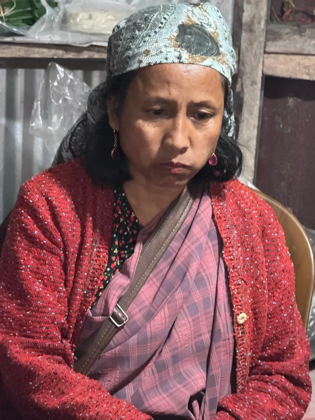 വിവാഹം ഒരു താൽക്കാലിക ബന്ധമായിട്ടല്ല, മറിച്ച് ഗോത്രങ്ങൾ തമ്മിലുള്ള ഒരു ഉടമ്പടിയായിട്ടാണ് ഇവർ കാണുന്നത്. ഖാസി ജനതയിൽ സ്ത്രീകൾക്ക് കിട്ടുന്ന പ്രിവിലേജ് അതിശയിപ്പിക്കുന്നത് തന്നെ.