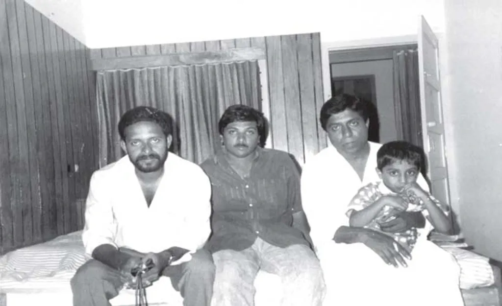 സംവിധായകൻ കമൽ, ശ്രീനിവാസൻ. ശ്രീനിവാസന്റെ മടിയിലിരിക്കുന്നത് മകൻ വിനീത്.