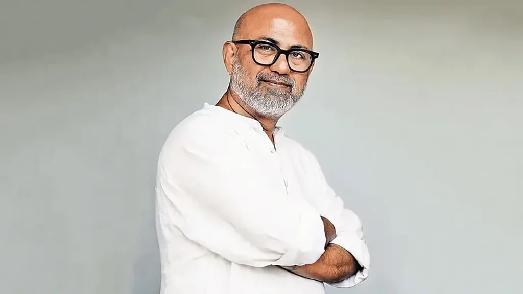 അക്ഷയ മുകുള്‍