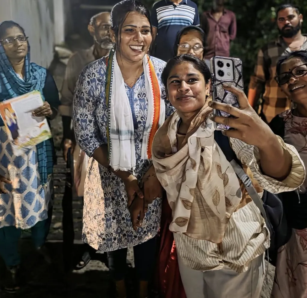 ട്രാൻസ്ജെൻഡർ വിഭാഗത്തെ പ്രതിനിധീകരിക്കുന്ന പോത്തൻകോട് ജില്ലാ ഡിവിഷനിലെ യു.ഡി.എഫ് സ്ഥാനാർഥി അമയ പ്രസാദ്. 