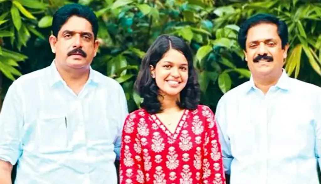 പാലായിൽ മുൻ സി.പി.എം നേതാവ് കൂടിയായ ബിനു പുളിക്കക്കണ്ടം, മകൾ ദിയ പുളിക്കക്കണ്ടം, സഹോദരൻ ബിജു എന്നിവർ സ്വതന്ത്രരായാണ് മത്സരിച്ച് ജയിച്ചത്. മൂന്നിടത്തും യു.ഡി.എഫ് സ്ഥാനാർഥികളെ നിർത്തിയിരുന്നില്ല. ദിയയെ ചെയർപേഴ്സണാക്കിയുള്ള ധാരണയാണ് ഇപ്പോൾ രൂപപ്പെടുന്നത്.