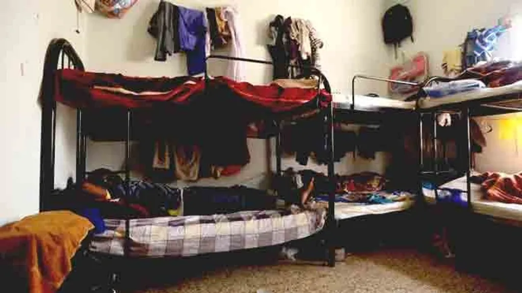 നൂറ്റാണ്ടുകളായി നിലനിന്ന സാമൂഹിക അധികാര ഘടനക്കുള്ളിൽ നിന്നും പുറത്തു കടക്കാൻ കഴിയാത്ത അടിത്തട്ട് മനുഷ്യർക്ക് മുമ്പിൽ തുറന്ന വാതിലായിരുന്നു പ്രവാസം.