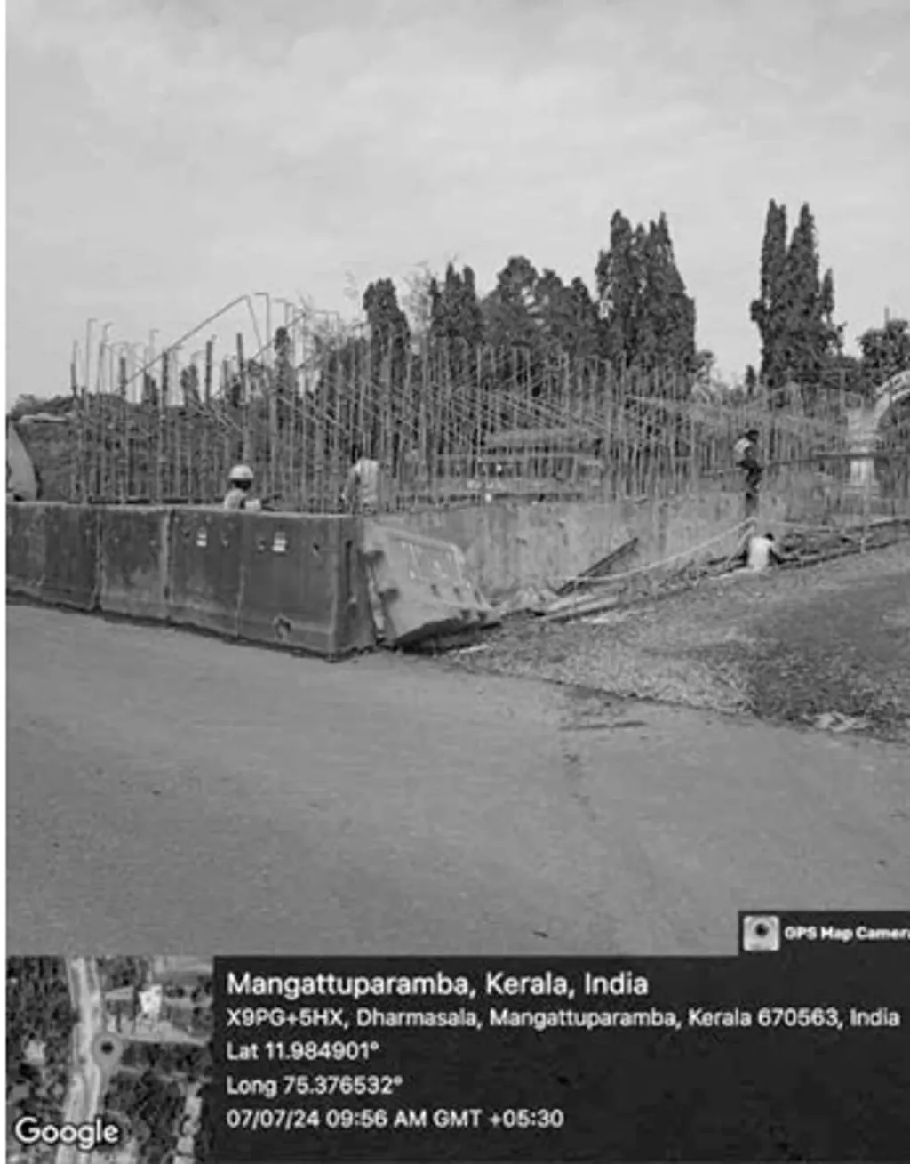 ധർമ്മശാല- യൂണിവേഴ്സിറ്റി അടിപ്പാത. ആന്തൂർ മുനിസിപ്പാലിറ്റിയിൽ യൂണിവേഴ്സിറ്റി റോഡിലേക്കുള്ള അടിപ്പാതയ്ക്ക് വേണ്ടത്ര വീതിയില്ല. സർവീസ് റോഡിനും വീതിയില്ലാത്തതിനാൽ വലിയ വാഹനങ്ങൾക്ക് അടിപ്പാതയിലേക്ക് പ്രവേശിക്കാൻ ബുദ്ധിമുട്ടുണ്ട്. 