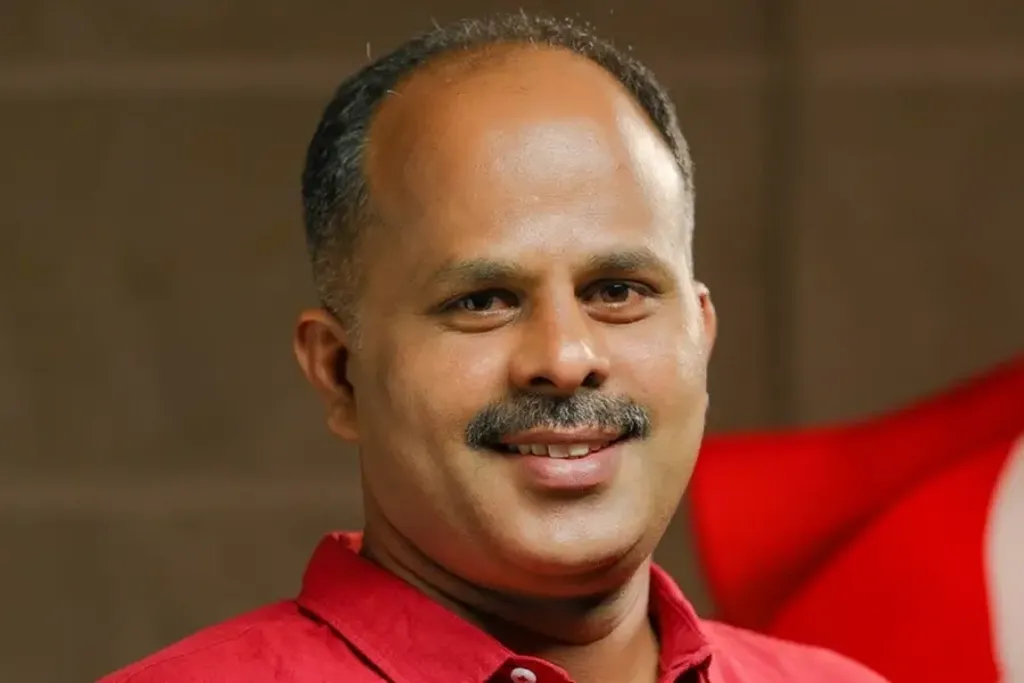 കെ.വി. സുമേഷ്. 2001- ലെ 11ാം നിയമസഭയിലുണ്ടായിരുന്ന 30.91 ശതമാനം പേരിൽ നിന്ന് 15-ാം നിയമസഭയിലെത്തുമ്പോൾ 63. 26 ശതമാനമായി വർധിച്ചു എന്നത് എടുത്തു പറയേണ്ടതാണ്.