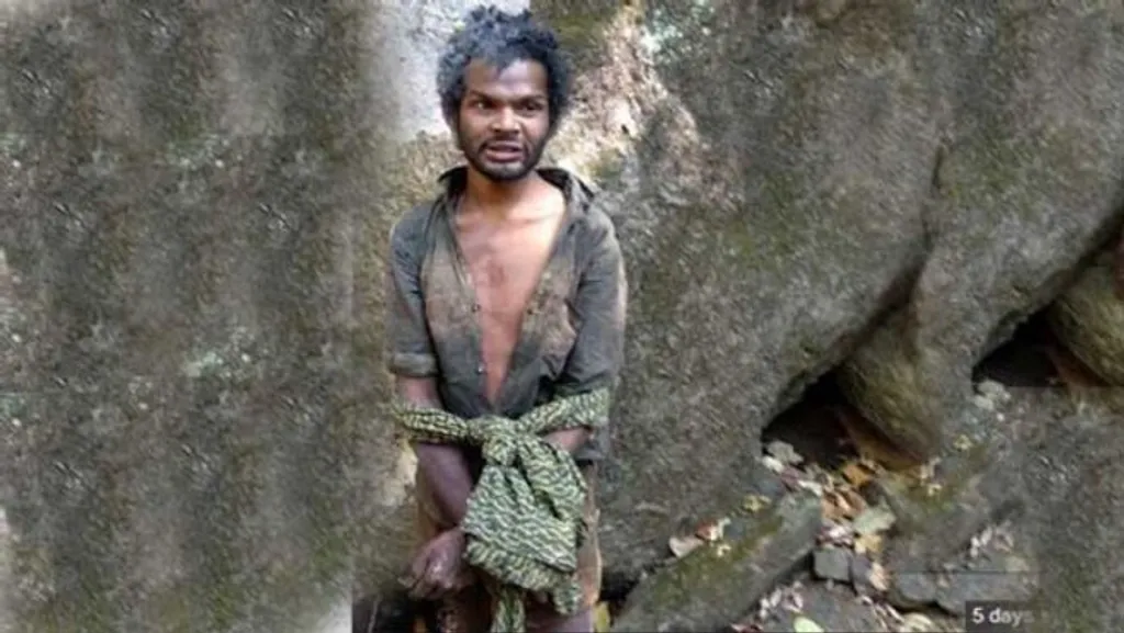  അട്ടപ്പാടിയിൽ മോഷണക്കുറ്റം ആരോപിച്ച് നാട്ടുകാരായ ആൾക്കൂട്ടം തല്ലിക്കൊന്ന ആദിവാസിയായ മധുവിനെയും ഓർമയില്ലേ? 