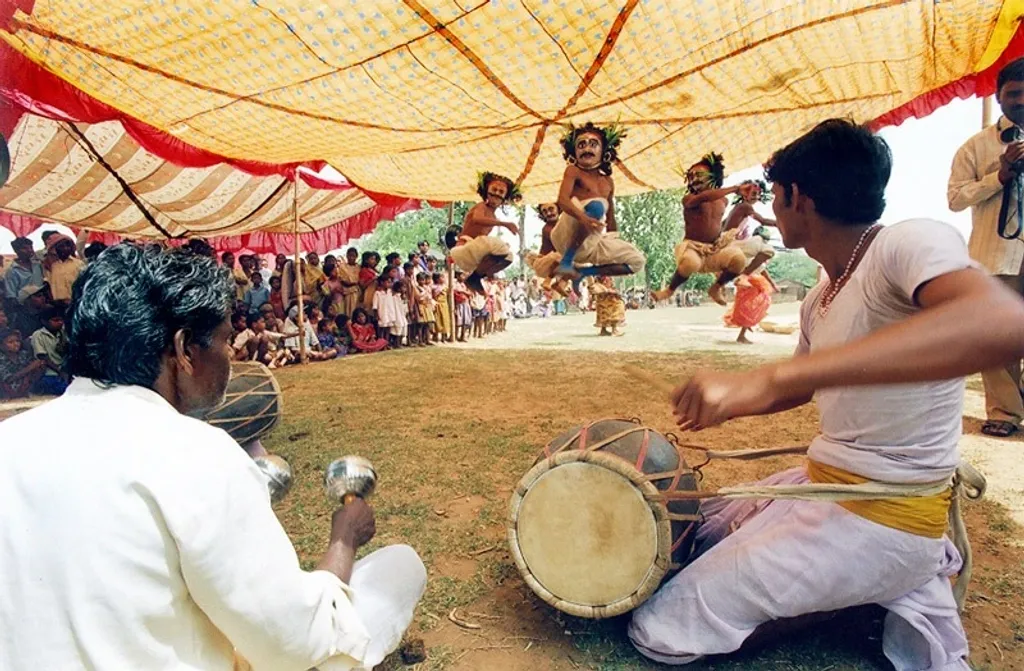 'Right to Work' ആവശ്യപ്പെട്ട് രാജസ്ഥാനിൽനിന്നാരംഭിച്ച Mazdoor Kisan Shakti Sangathan (MKSS) പ്രക്ഷോഭങ്ങൾ പിന്നീട് ഉത്തരേന്ത്യയിലാകമാനം വ്യാപിച്ചു.