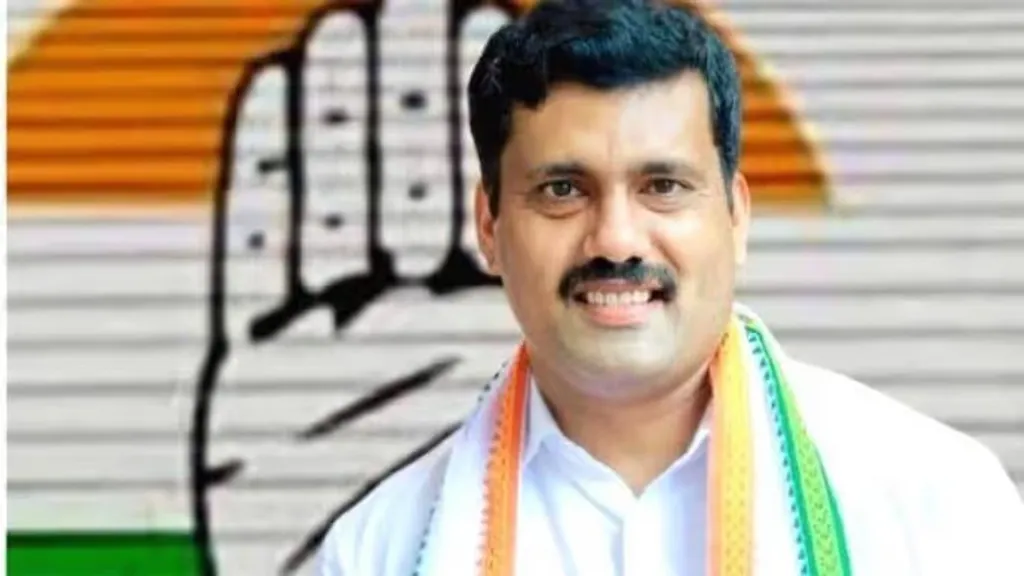 എല്.ഡി.എഫിന്റെ സിറ്റിങ് ഡിവിഷനായ ആദി കടലായിയില് കോണ്ഗ്രസ് നേതാവ് റിജില് മാക്കുറ്റി ജയിച്ചു. സി.പി.എമ്മും ബി.ജെ.പിയും ശക്തമായ വെല്ലുവിളിയാണ് റിജിലിനെതിരെ ഉയര്ത്തിയിരുന്നത്.