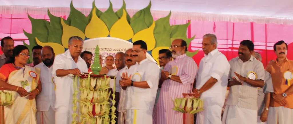 അപ്രാപ്യമായ ഇടങ്ങളിൽ നടക്കുന്ന ഒരു പ്രതിഭാസമാണ് ഭരണം എന്ന് കരുതിയിരുന്ന അടിത്തട്ടിലെ മനുഷ്യർക്ക് ആ പ്രക്രിയ എന്തെന്ന് അറിയാനും മനസ്സിലാക്കാനും ഇടപെടാനും ചലിപ്പിക്കാനും കഴിയുന്നിടത്തേക്കുള്ള യാത്ര വിഭാവന ചെയ്യപ്പെട്ടതുകൊണ്ടാണ് ഈ വികസനപദ്ധതി ‘ജനകീയാസൂത്രണപ്രസ്ഥാന’ മായി മാറിയത്. 