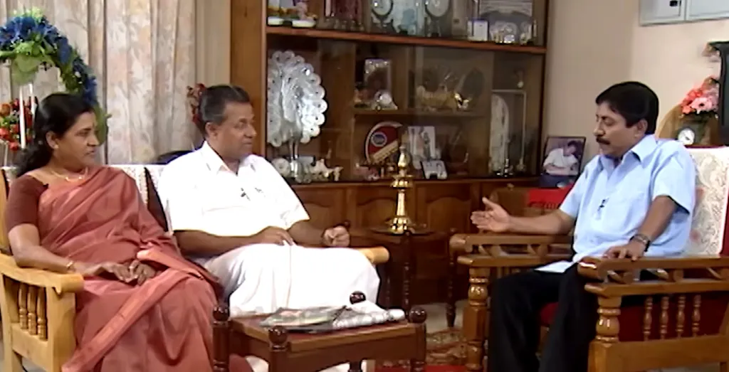  കല്ലെപ്പിളർക്കുന്ന കല്പനാശക്തിയുള്ള രാഷ്ട്രീയനേതാക്കളോടും അതിമാനുഷരെന്ന് അണികൾ വിശ്വസിക്കുന്ന സൂപ്പർസ്റ്റാറുകളോടും ശ്രീനിവാസൻ നടത്തുന്ന സംഭാഷണങ്ങളിൽ അവരോട് സാധാരണ മനുഷ്യരോടെന്നപോലെ പെരുമാറുന്നത് നമ്മളിൽ അദ്ദേഹത്തോടുള്ള മതിപ്പ് വർധിപ്പിച്ചു.