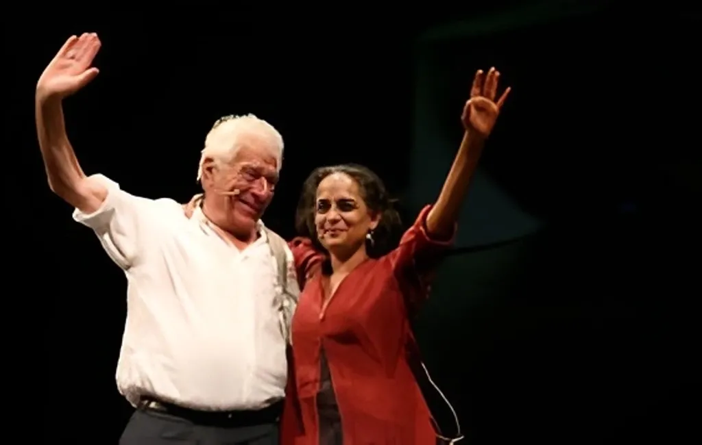 അരുന്ധതി റോയി ജോൺ ബർജ്ജറോടൊപ്പം