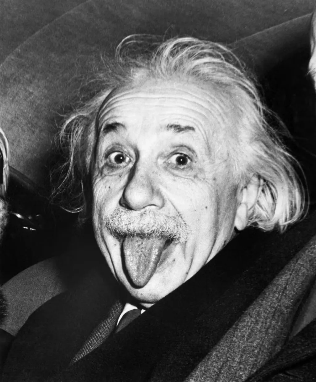 ഐൻസ്റ്റീൻ അപാരമായ ക്രിയേറ്റീവ് ഇന്റലിജൻസുള്ള മനുഷ്യനായിരുന്നു. ഇന്നത്തെ കുട്ടികൾക്കുണ്ടായ ഡിസ്ട്രാക്ഷൻ അദ്ദേഹത്തിനുണ്ടായിരുന്നെങ്കിൽ അദ്ദേഹം മറ്റൊരാൾ മാത്രമായി ജീവിച്ച് മരിച്ചേനെ എന്നെനിക്ക് തോന്നുന്നു. 