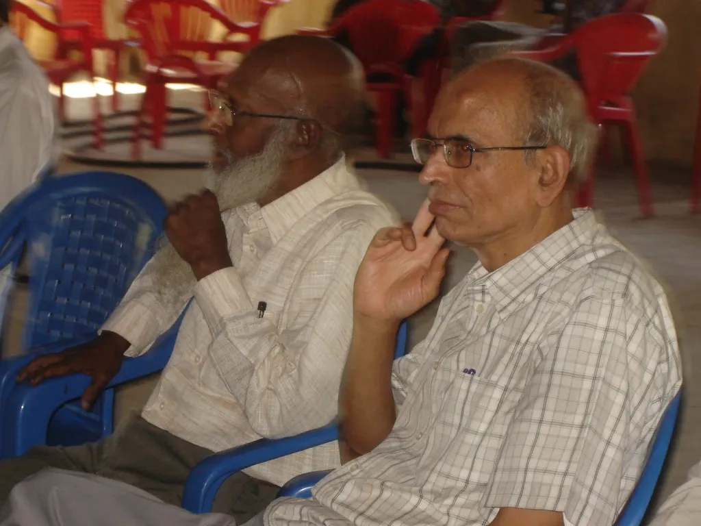 മാധവ് ഗാഡ്ഗിൽ അതിരപ്പിള്ളിയിൽ.