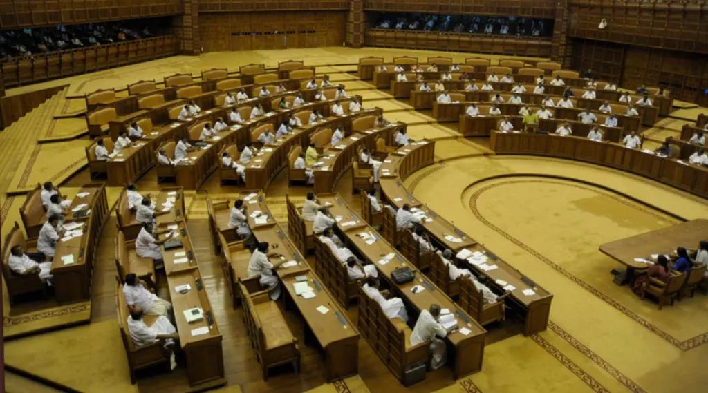 നിലവിലെ കേരള നിയമസഭയിൽ 140 അംഗങ്ങളിൽ 128 ഉം പുരുഷൻമാരാണ്. അതായത് സ്ത്രീകൾ 8.5% മാത്രം. കാനത്തിൽ ജമീലയുടെ മരണത്തോടെ അത് 7.9% ആയി കുറഞ്ഞു. 