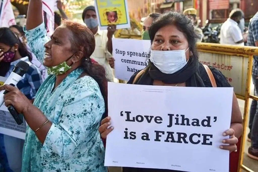 ഏതിനൊപ്പവും ചേർക്കാവുന്ന ജിഹാദായി പല പ്രാകാരങ്ങളിലും കഴിഞ്ഞ 25 വർഷങ്ങളിൽ ലോകത്തും ഇന്ത്യയിലും കേരളത്തിലും വലതുപക്ഷ രാഷ്‌ടീയത്തിന്റെ കുന്തമുനയായി ഇസ്ലാം / മുസ്ലിം വിരുദ്ധത ഇത്രയധികം തഴച്ചുവളർന്നു മറ്റൊരു കാലഘട്ടവുമില്ല. 