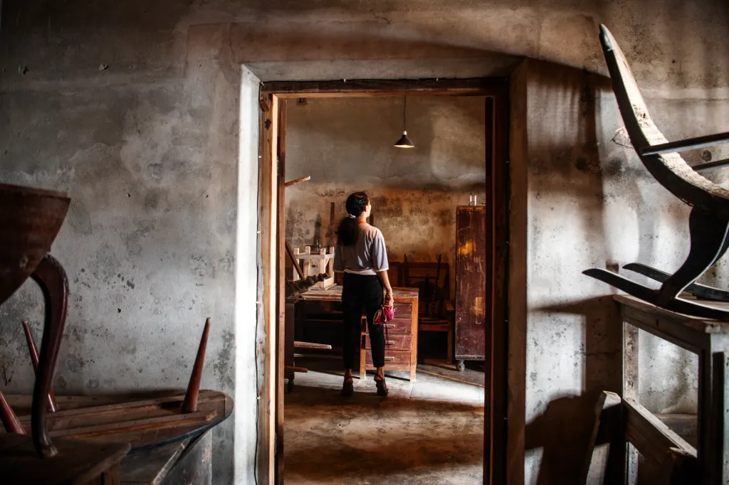 shilpa gupta work_Amphibian Aesthetics show