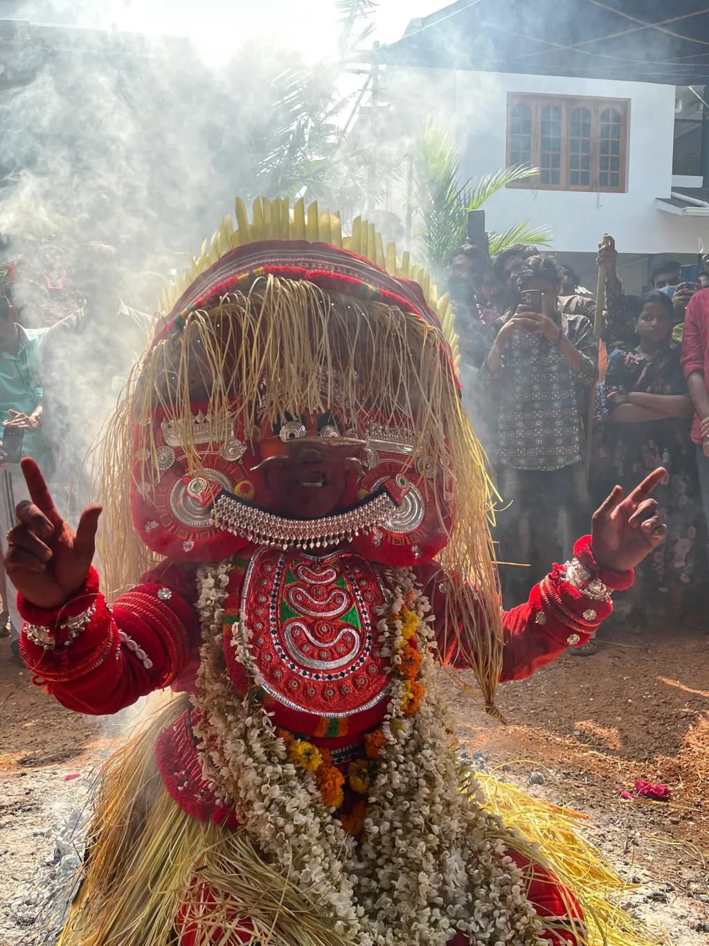 അത്യാവശ്യമായ ഒരു സേവനത്തിന്റെ സ്ത്രീ പങ്കാളിത്തം അതും കീഴാള സ്ത്രീകളുടെ കർതൃത്വത്തെ ഉച്ചിട്ട തെയ്യം തോറ്റത്തിലൂടെയും മനുഷ്യരുടെ അനുഭവത്തിലൂടെയും ഇന്നും ഉറഞ്ഞു തുള്ളുന്നു. എന്റെ അമ്മ അതുകൊണ്ടുതന്നെ ഉച്ചിട്ടത്തോറ്റമാണ്.  ഉച്ചിട്ട ഭഗവതിയാണ്. Pic Credit/ Dr. Rajesh Komath
