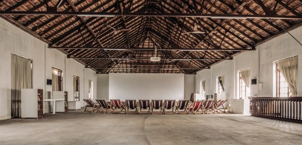 ഉരു ആർട്ട് ഹാർബർ. ഉരു ചെയ്ത ആദ്യത്തെ പദ്ധതി, മട്ടാഞ്ചേരി എന്ന സ്പേസിനെ ഉൾക്കൊണ്ട് ഒരു എക്സിബിഷൻ ക്യുറേറ്റ് ചെയ്യുകയാണ്. അതിലെ Urban Design Projct മട്ടാഞ്ചേരി നിവാസികളുടെ പ്രശ്നങ്ങളെക്കുറിച്ച് പഠിക്കാൻ ഒരു സർവേ നടത്തുന്നുണ്ട്.