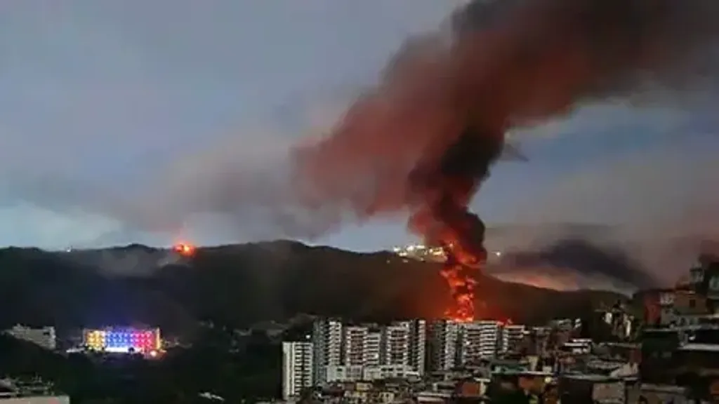 വെനസ്വേലയുടെ പ്രധാന വരുമാനസ്രോതസ്സ് നശിപ്പിക്കുന്നതായിരുന്നു എണ്ണവ്യവസായത്തെ നേരിട്ട് ലക്ഷ്യമിട്ട യു.എസ് ഉപരോധങ്ങൾ.