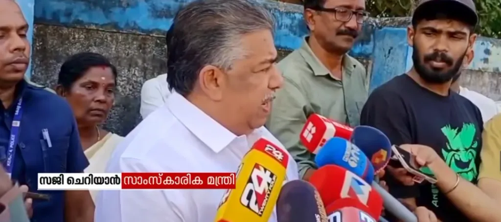 മലപ്പുറത്തും കാസർകോട്ടും തെരഞ്ഞെടുപ്പിൽ ജയിച്ച ജനപ്രതിനിധികളുടെ മതത്തെ ചൂണ്ടിക്കാട്ടുന്ന കേരളത്തിന്റെ സാംസ്കാരിക മന്ത്രി, പൗരത്വഭേദഗതി നിയമത്തിനെതിരായ പ്രക്ഷോഭകരെ ആക്ഷേപിക്കാൻ പ്രധാനമന്ത്രി നരേന്ദ്രമോദി നടത്തിയ വംശീയ പരാമർശത്തെയാണ് ഓർമിപ്പിക്കുന്നത്.