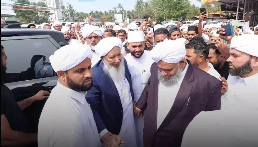 ഈയടുത്ത് കാന്തപുരം നടത്തിയ 'കേരള യാത്ര'യും അതിന്റെ ഭാഗമായുണ്ടായ വൻ ജനസമ്പർക്ക പരിപാടികളും ഈ രാഷ്ട്രീയ വിലപേശലിനുള്ള ഒരു മുന്നൊരുക്കം മാത്രമായിരുന്നു എന്ന് ഇപ്പോൾ കൂടുതൽ വ്യക്തമാവുകയാണ്. 